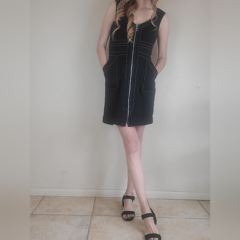 Laundry by Shelli Segal Classy Sexy Date Night Black Zipper Mini Dress Size 8